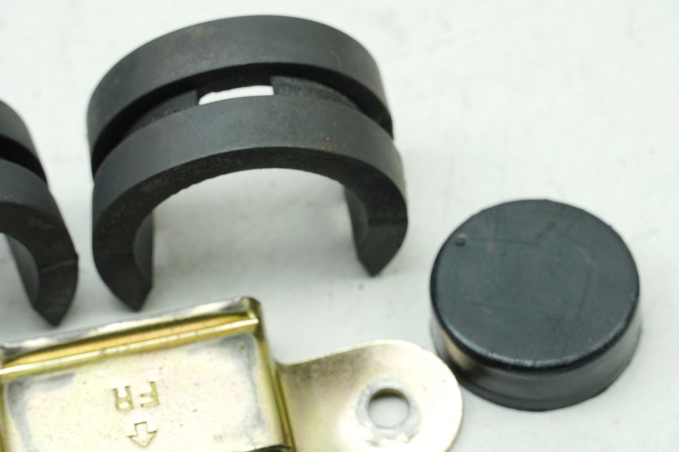 SUZUKI GSX 750 AE INAZUMA Soporte Tanque Goma Amortiguador Tope Base de tanque