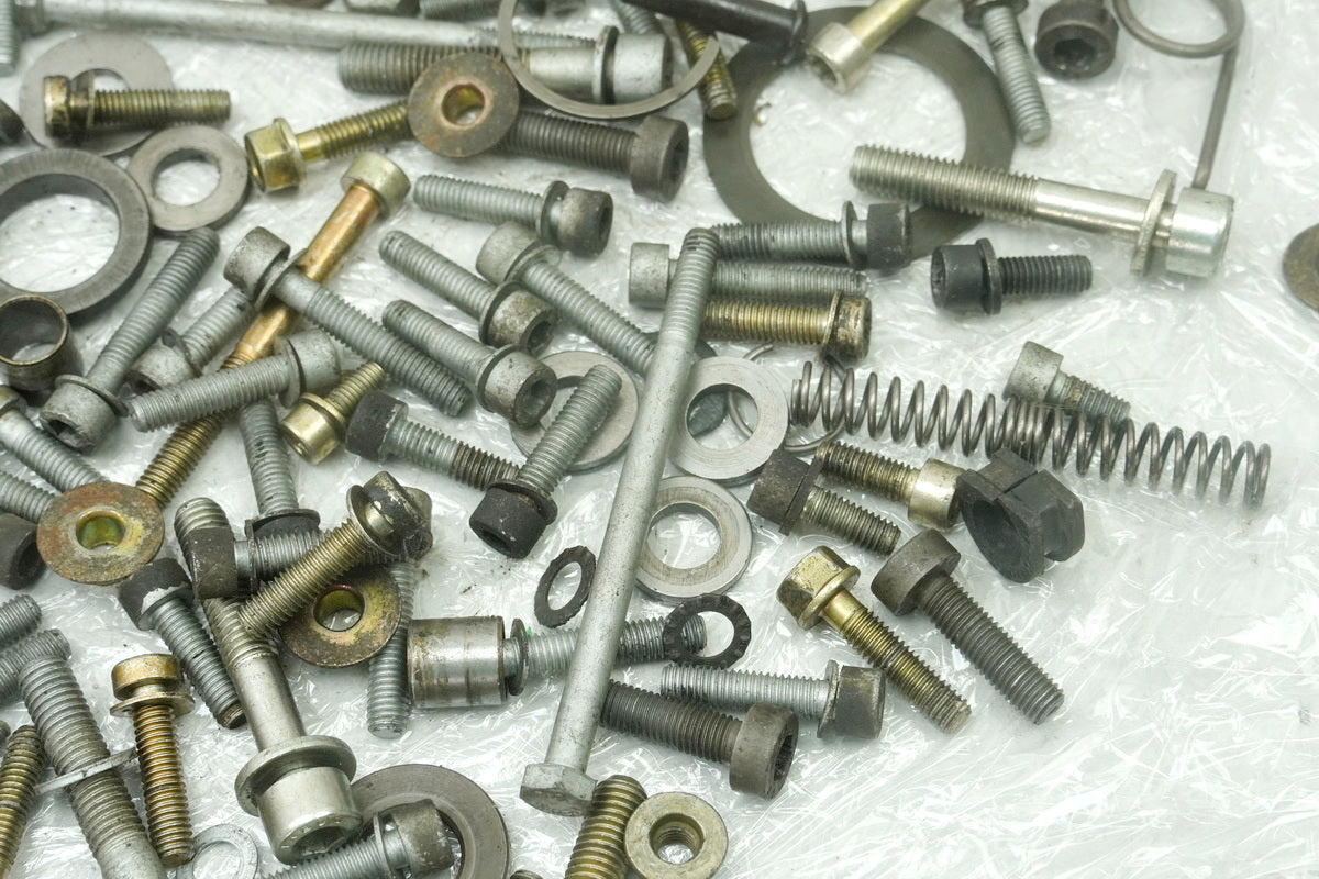 BMW K 1200 LT A K2LT Schrauben Kleinteile Halter Muttern (für Motor Zylinder)