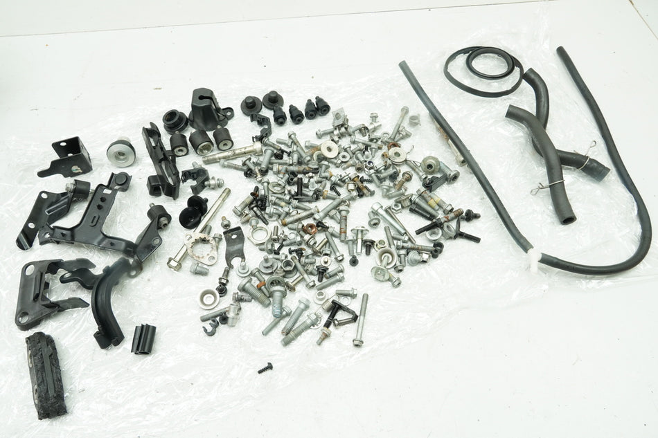 HUSQVARNA Vitpilen HQV 401 Schrauben Kleinteile Halter (für Rahmen Verkleidung)