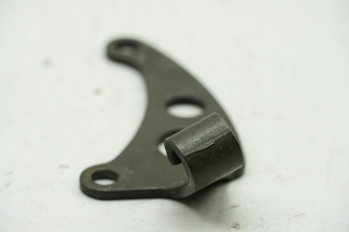 HONDA CBF 600 S ABS PC38 Soporte de cable de embrague en la tapa del embrague