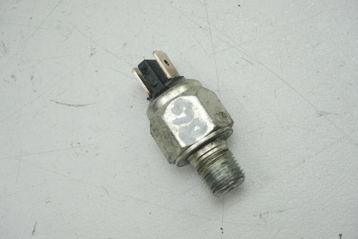 Interruptor de luz de freno trasera HARLEY DAVIDSON FLHR FL1 1584 Road King