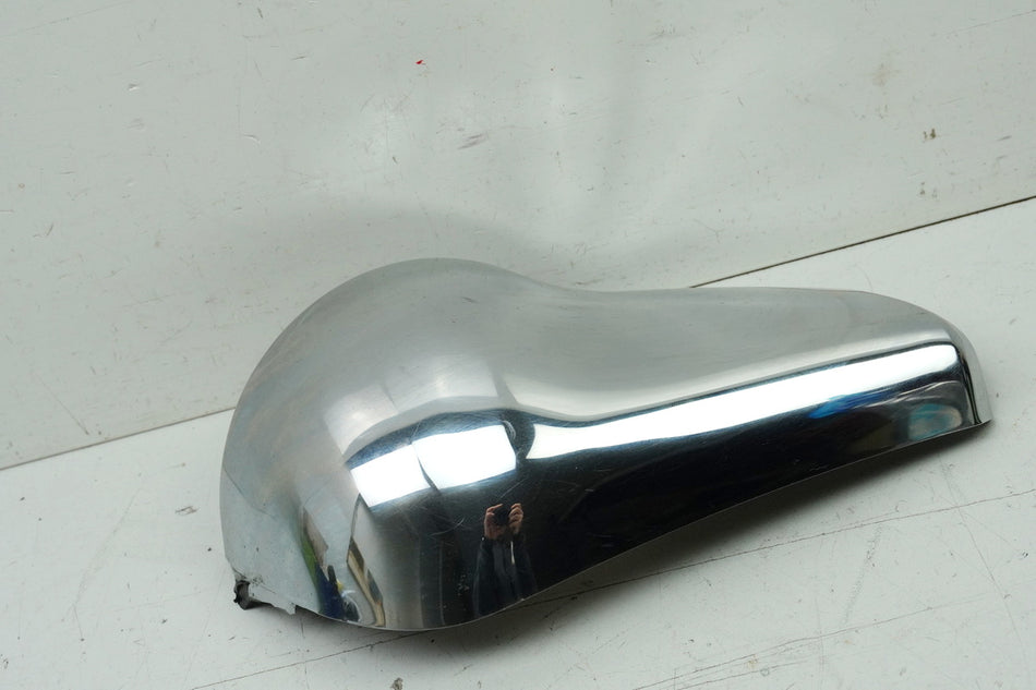 SUZUKI GSX 750 AE INAZUMA Tapa de caja de filtro de aire derecha (carburador)