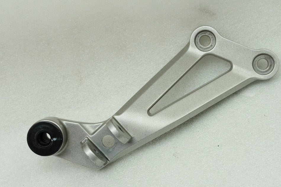 KAWASAKI Z 750 ZR750J Soporte estribera pasajero derecha Soporte estribera Placa 04-06