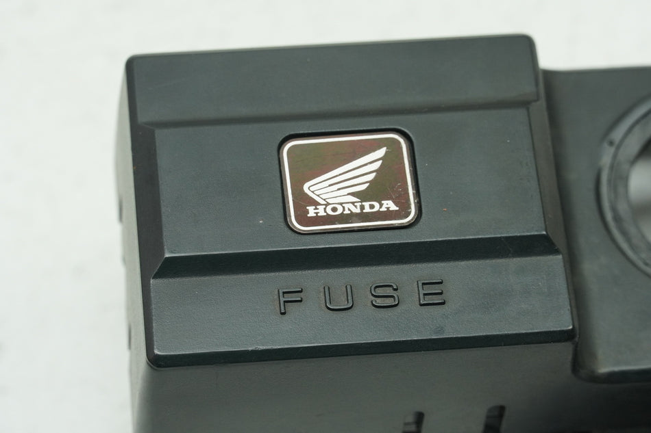 HONDA XL 600 PD06 TRANSALP Tapa de la cerradura de encendido Carenado Caja de fusibles