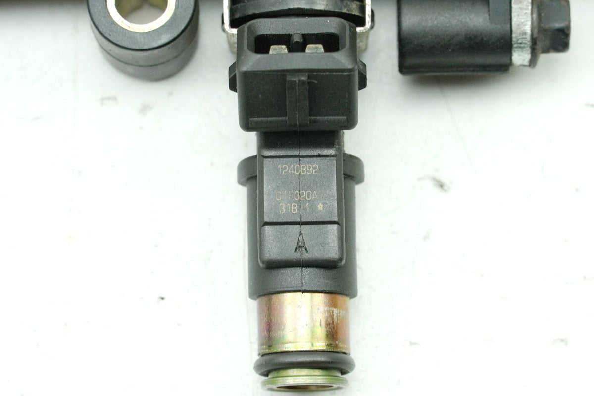 TRIUMPH SPEED TRIPLE 955 i 595 N Einspritzdüsen Einspritzleiste Injection