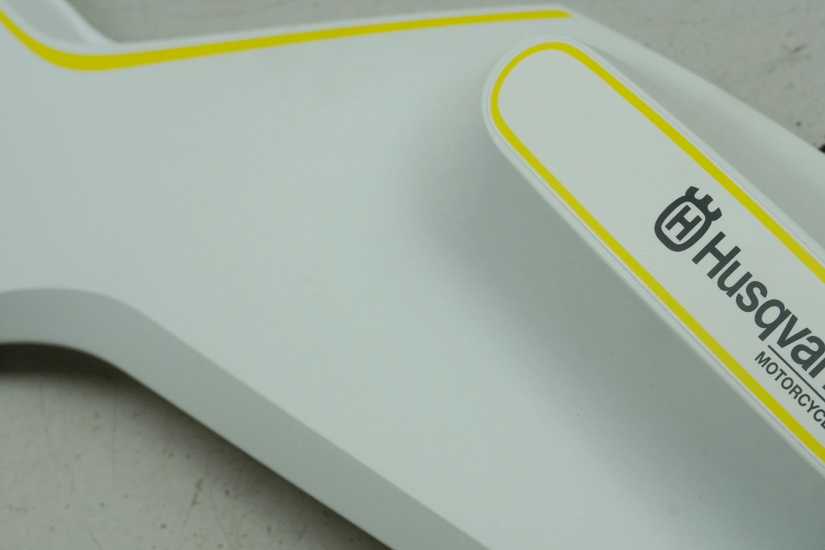 HUSQVARNA Vitpilen HQV 401 Right Side Fairing Spoiler Tank Cover