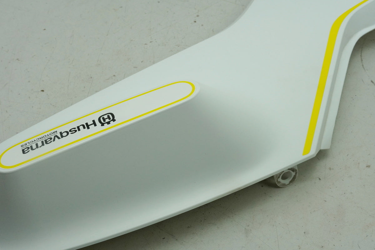 HUSQVARNA Vitpilen HQV 401 Right Side Fairing Spoiler Tank Cover