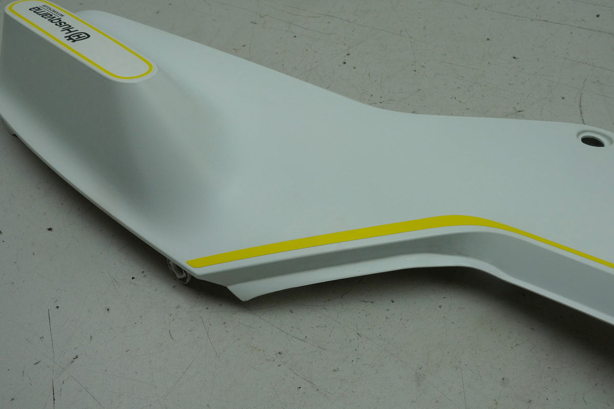 HUSQVARNA Vitpilen HQV 401 Right Side Fairing Spoiler Tank Cover