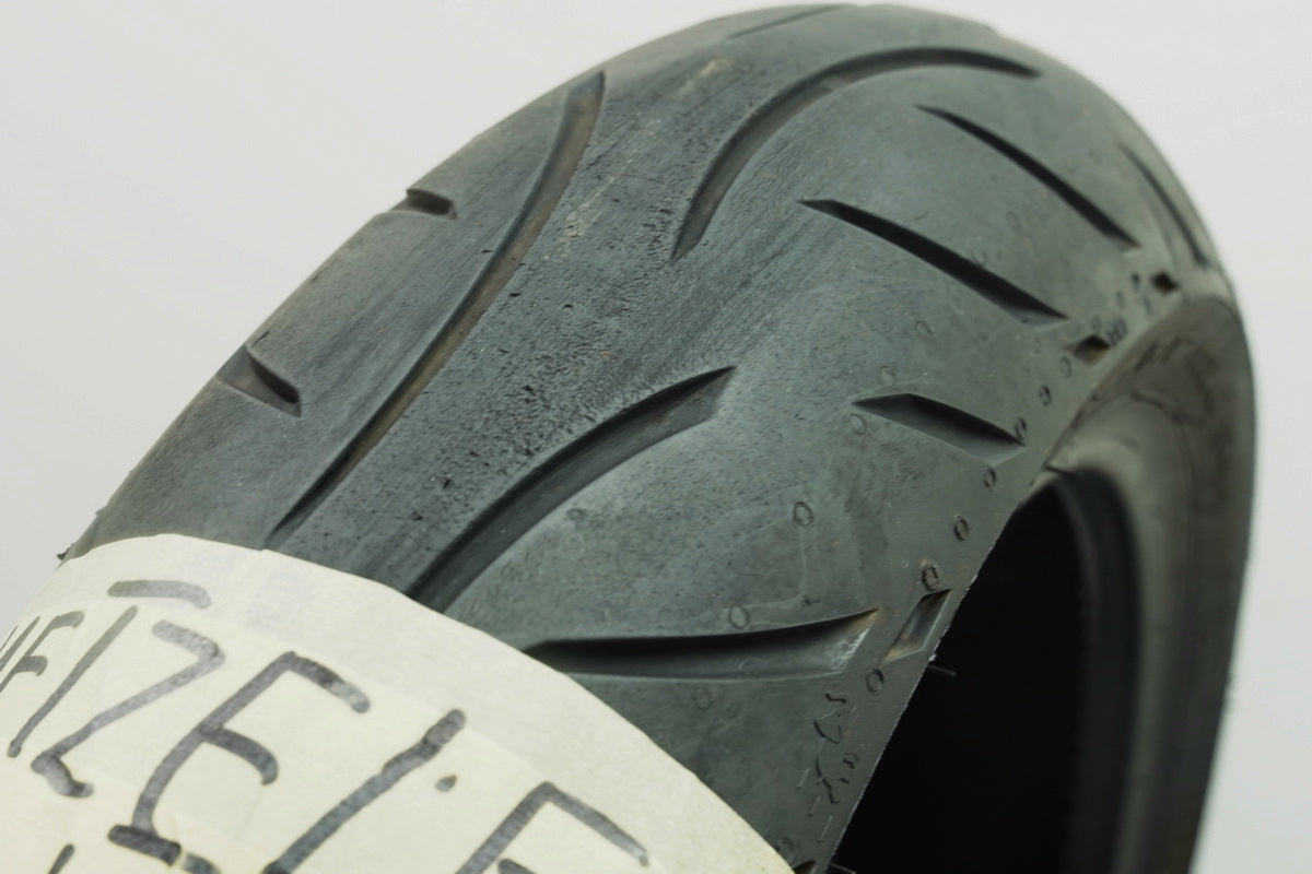 HUSQVARNA Vitpilen HQV 401 Neumáticos Metzeler Sportec m5 110/70 R17 + 150/60 R17