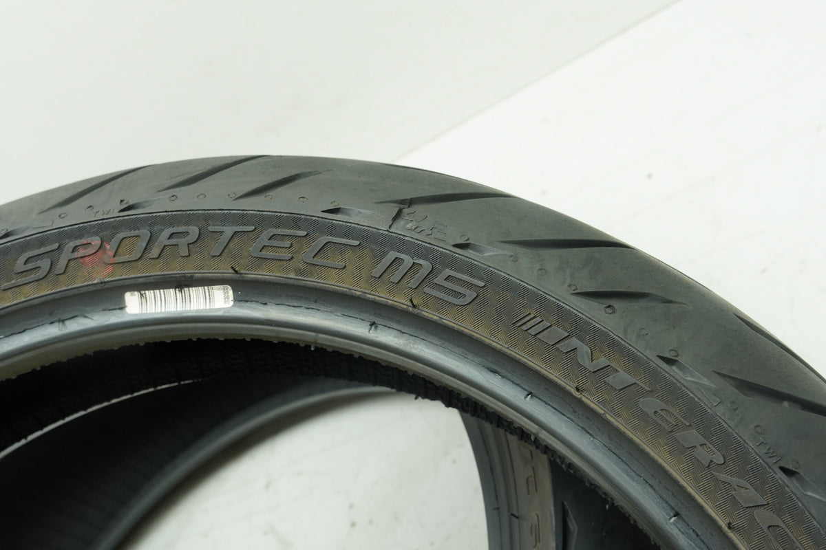 HUSQVARNA Vitpilen HQV 401 Neumáticos Metzeler Sportec m5 110/70 R17 + 150/60 R17