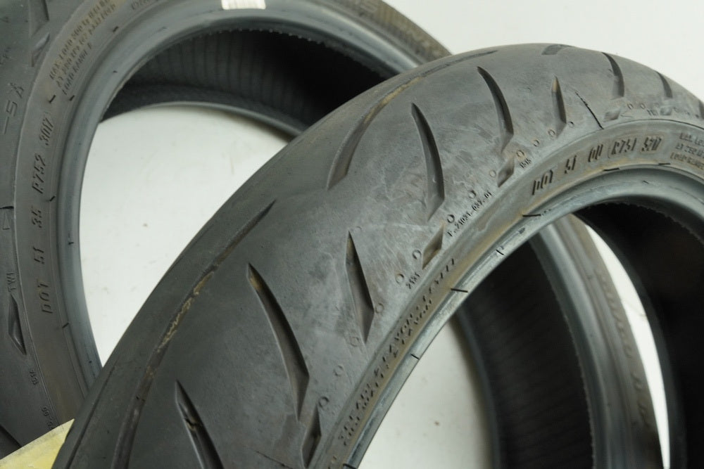 HUSQVARNA Vitpilen HQV 401 Neumáticos Metzeler Sportec m5 110/70 R17 + 150/60 R17