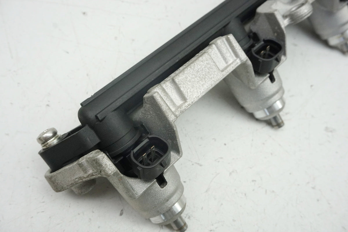 MV AGUSTA BRUTALE 800 DRAGSTER RR B322BB Injectors Injector rail Airbox
