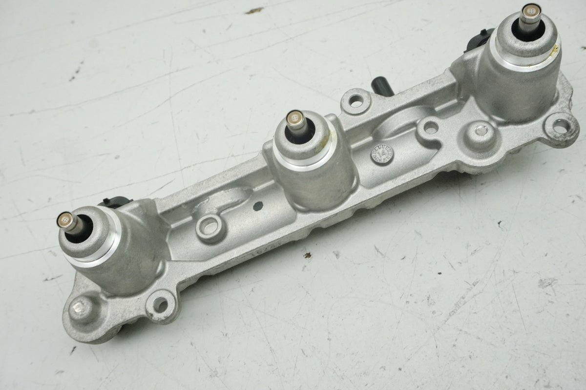 MV AGUSTA BRUTALE 800 DRAGSTER RR B322BB Injectors Injector rail Airbox