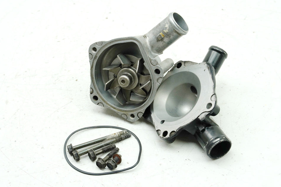 HONDA CBR 1100 XX SC35 Tapa bomba de agua Motor Tapa de motor 19200-MAT-760