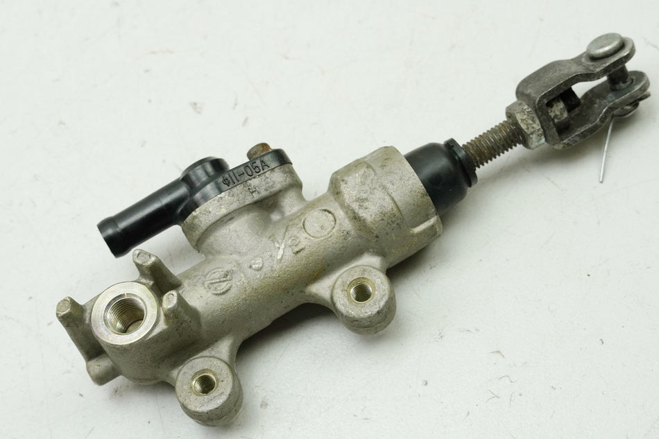 SUZUKI GSX 750 AE INAZUMA Cilindro maestro trasero bomba de freno cilindro maestro de freno de pie