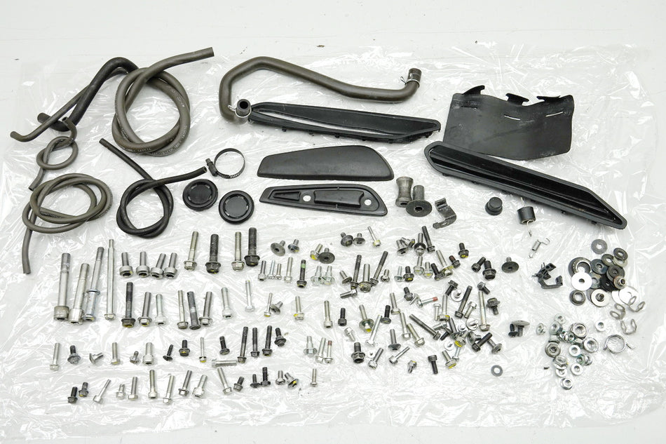 HONDA CBF 1000 FA SC64 Tornillería y piezas pequeñas Manguera (para chasis bastidor)