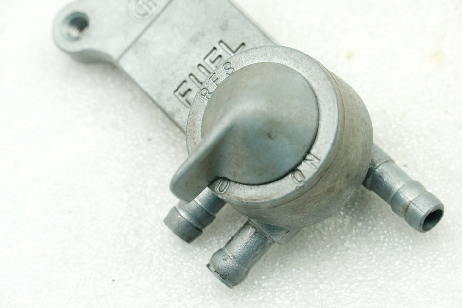 Kawasaki EL 252 EL 250 B Eliminator Benzinhahn Kraftstoffhahn original für Tank