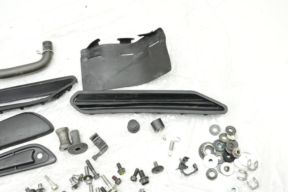 HONDA CBF 1000 FA SC64 Tornillería y piezas pequeñas Manguera (para chasis bastidor)
