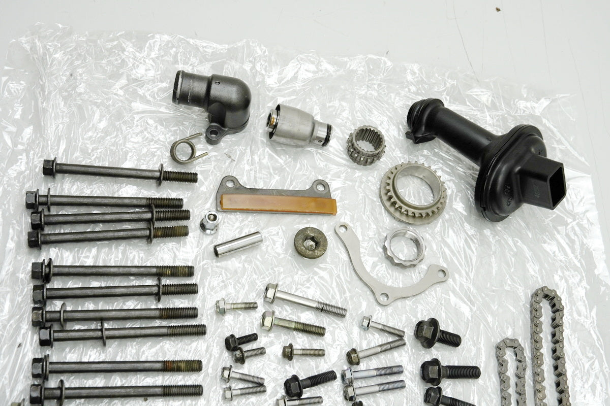 HONDA CBF 1000 FA SC64 Schrauben & Kleinteile (für Motor)