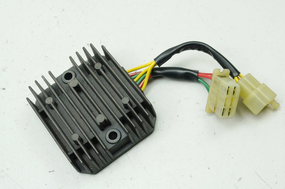 HONDA XL 600 PD06 TRANSALP Laderegler original Regler Gleichrichter SH538D-13