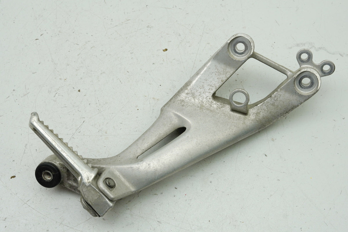 HONDA CBR 1100 XX SC35 Fußrastenträger Sozius rechts Halter Fußraste 50750MAT010