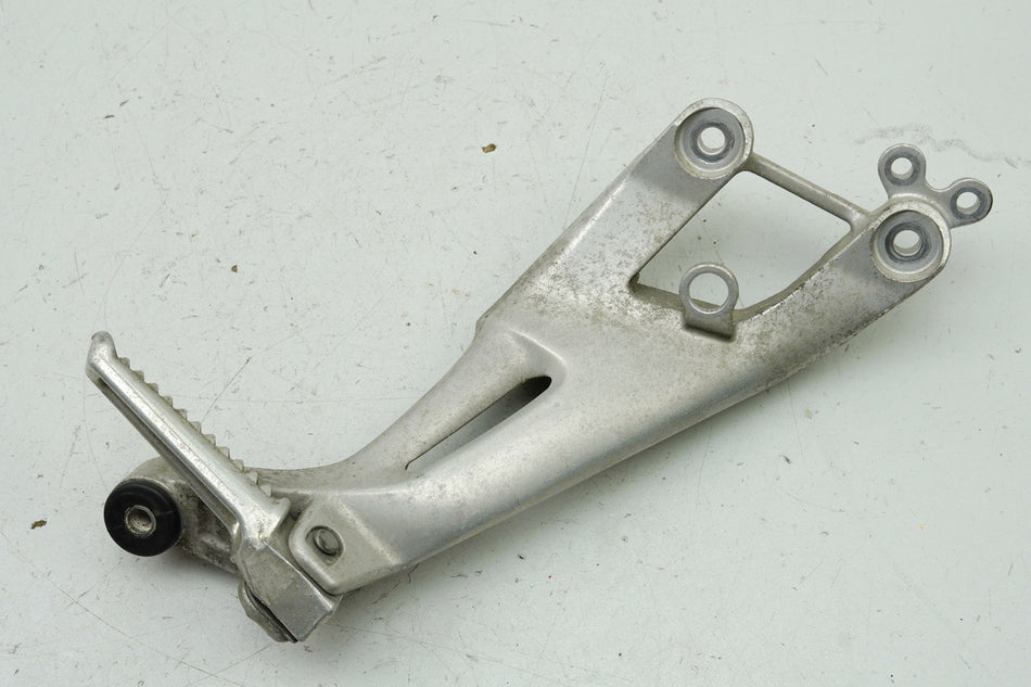 HONDA CBR 1100 XX SC35 Fußrastenträger Sozius rechts Halter Fußraste 50750MAT010