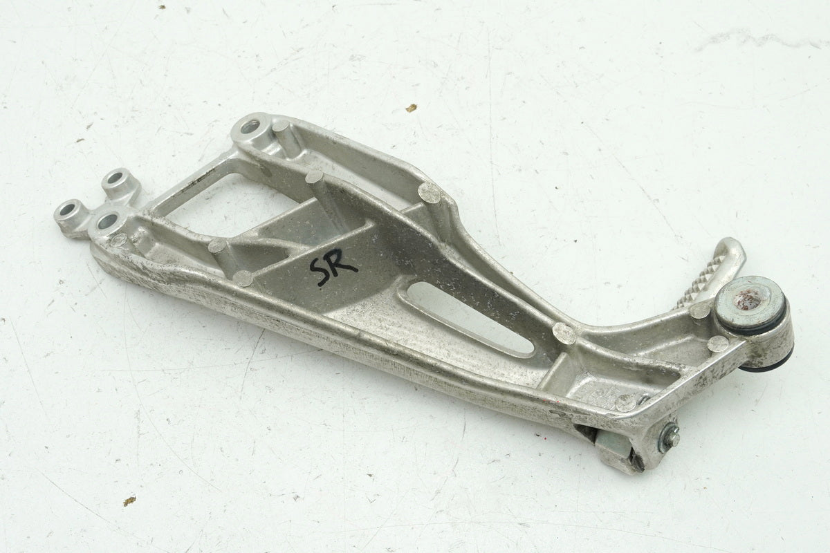 HONDA CBR 1100 XX SC35 Fußrastenträger Sozius rechts Halter Fußraste 50750MAT010