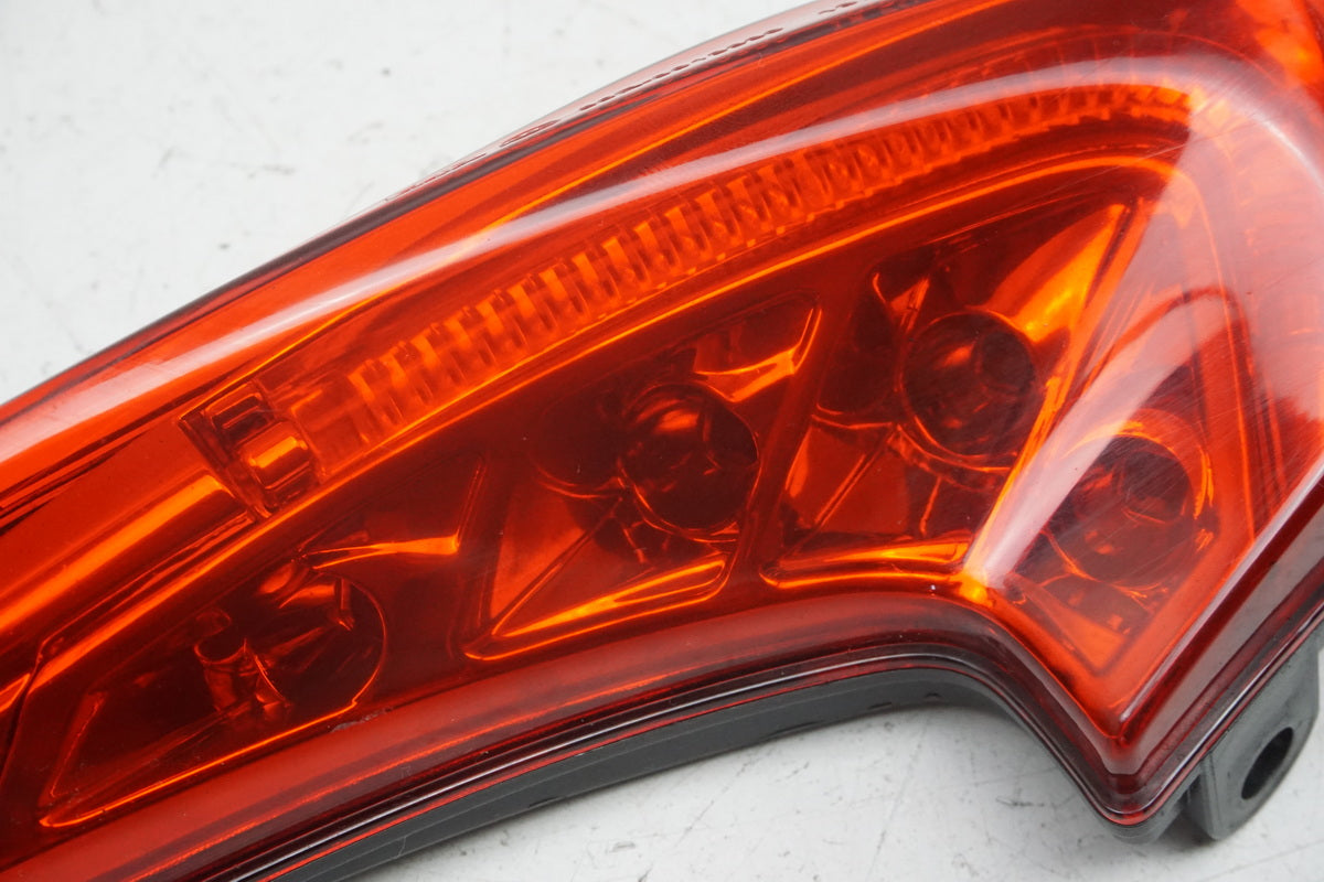 MV AGUSTA BRUTALE 800 DRAGSTER RR B322BB Rücklicht rechts Lampe Tail Light rear