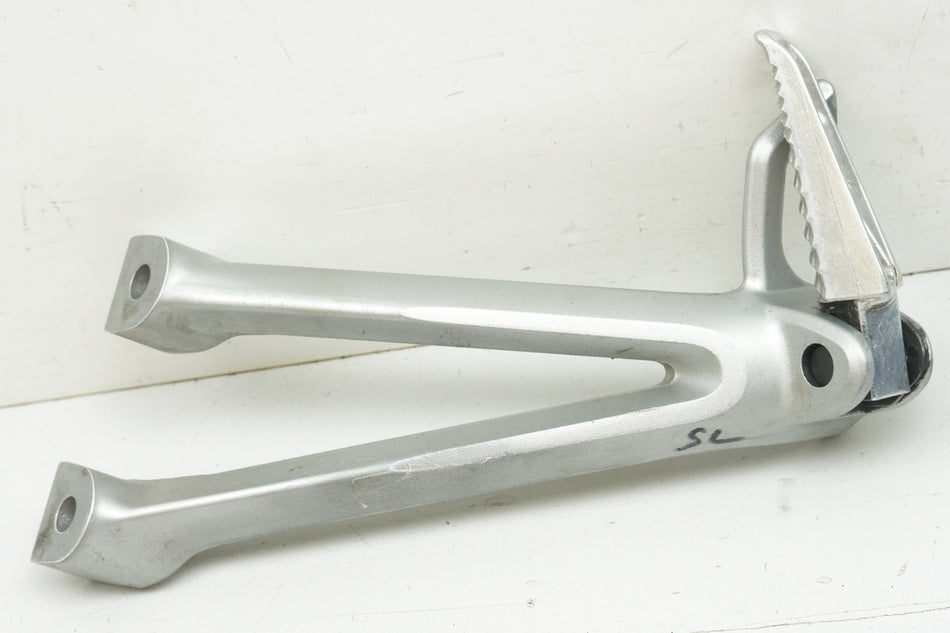 SUZUKI GSX-R 750 WVCW K8 K9 L0 600 Reposapiés trasero izquierdo Soporte reposapiés