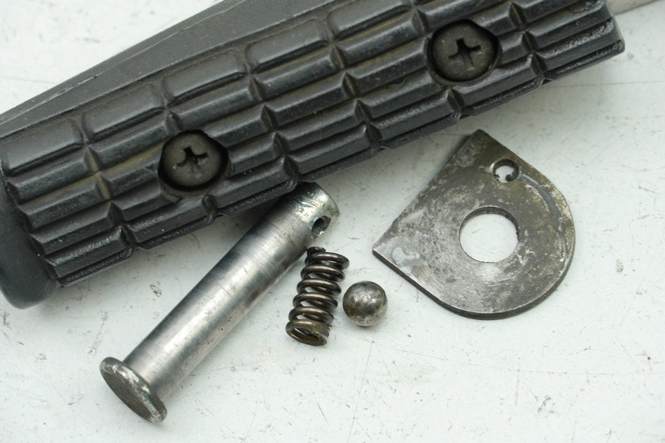 YAMAHA XJ 600 S 4BRA DIVERSION Fußraste Sozius links Footrest