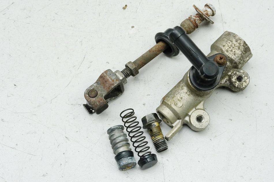 HONDA XL 600 PD06 TRANSALP Bremszylinder hinten Bremspumpe Fußbremszylinder
