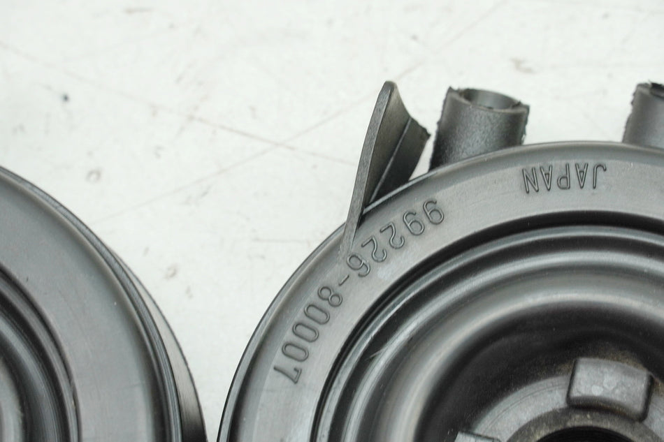 YAMAHA FZS 600 RJ02 FAZER Tapa de goma para faro, protección contra el polvo
