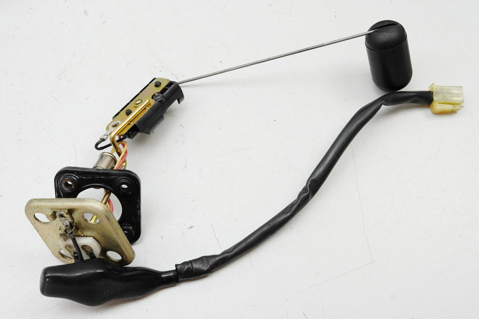 YAMAHA FZS 600 RJ02 FAZER Tankgeber Füllstand Anzeige Kraftstoff Benzin Tank