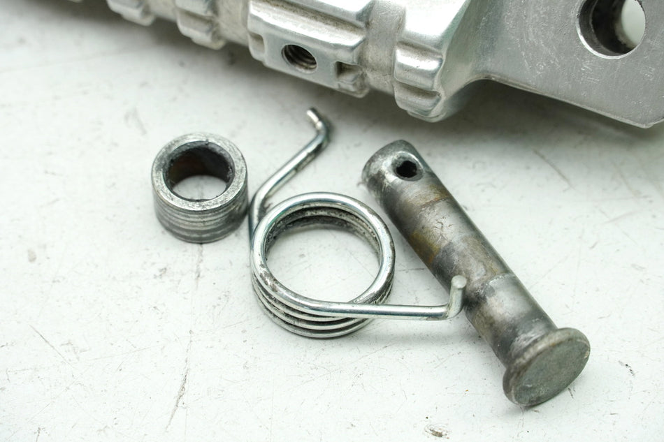 YAMAHA MT 125 A RE11 (RE29) Estribera conductor izquierda
