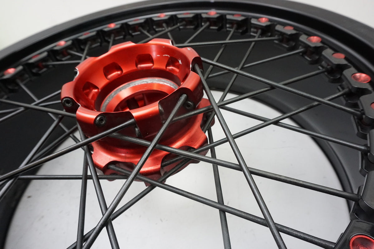 MV AGUSTA BRUTALE 800 DRAGSTER RR B322BB Felge hinten Hinterrad Wheel Kineo
