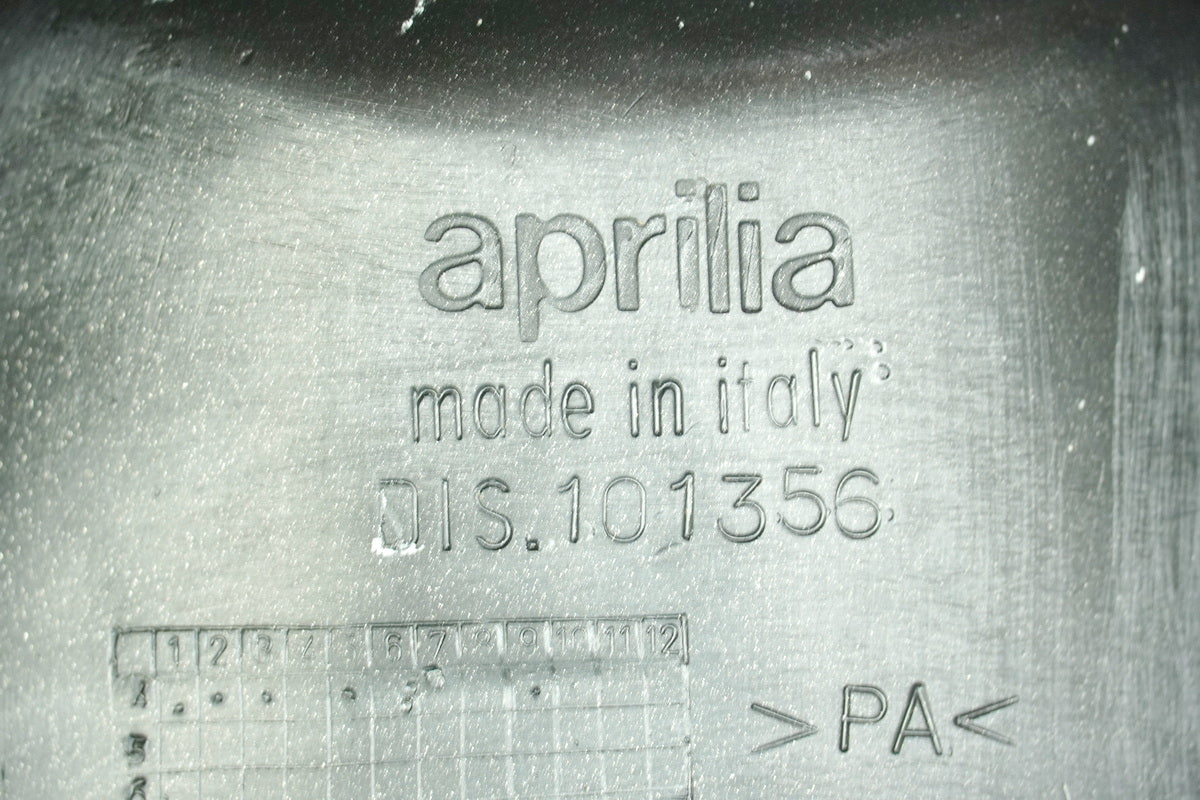 APRILIA SR 50 ZD4TEA Verkleidung unter Sitzbank Abdeckung Cover Blende Fußraum