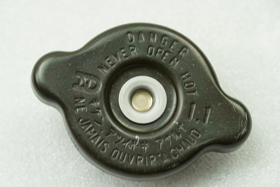 KAWASAKI Z 750 ZR750J Kühlerdeckel Deckel Verschluß Einfüllstutzen Kühler 04-06