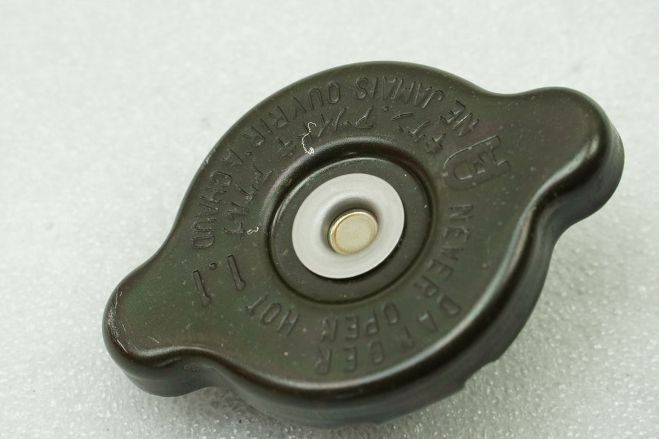 KAWASAKI Z 750 ZR750J Kühlerdeckel Deckel Verschluß Einfüllstutzen Kühler 04-06
