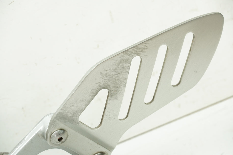 SUZUKI GSX-R 750 WVCW K8 K9 L0 600 Reposapiés Izquierdo Conductor Soporte Reposapiés