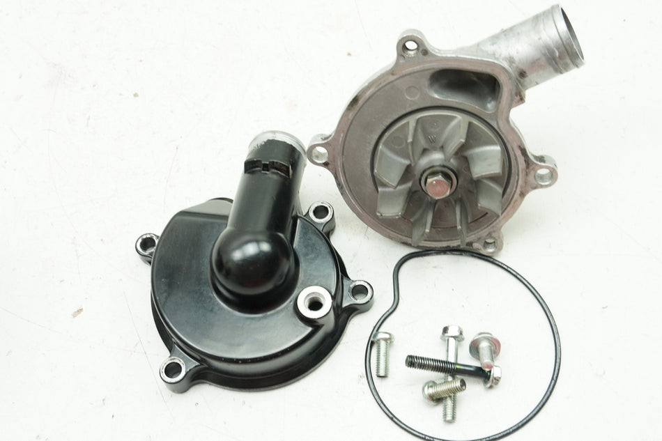 SUZUKI GSX-R 750 WVCW K8 K9 L0 GSXR 600 Wasserpumpe Deckel Motordeckel für Motor