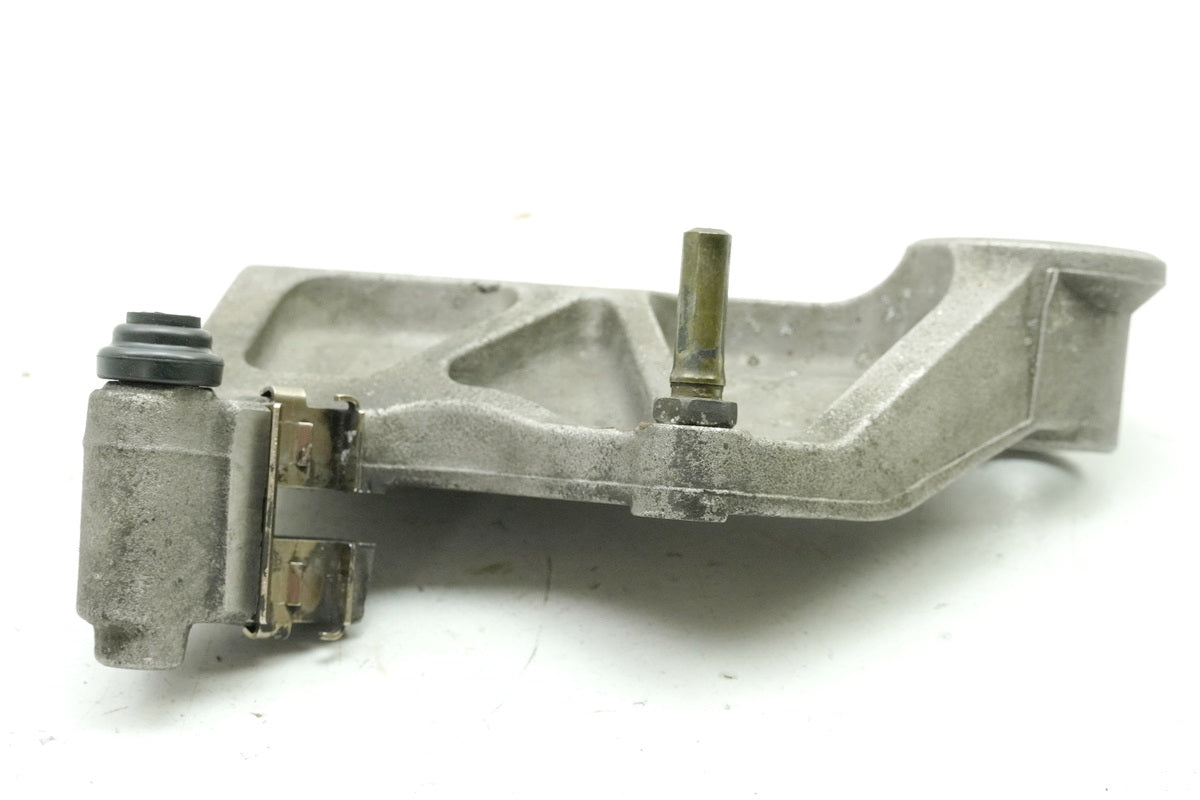 HONDA CBR 1100 XX SC35 Anchor Plate Rear Brake Caliper Mount Brake Anchor Plate