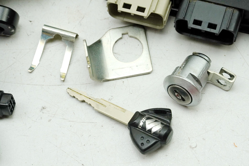 SUZUKI GSX-R 750 WVCW K8 K9 L0 Schloßsatz & CDI Steuerteil Zündschloß Lock Set