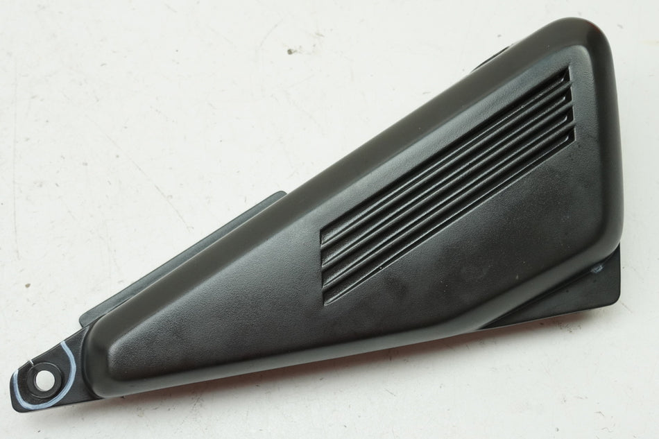 YAMAHA FZS 600 RJ02 FAZER Tapa lateral derecha Cubierta del marco Embellecedor