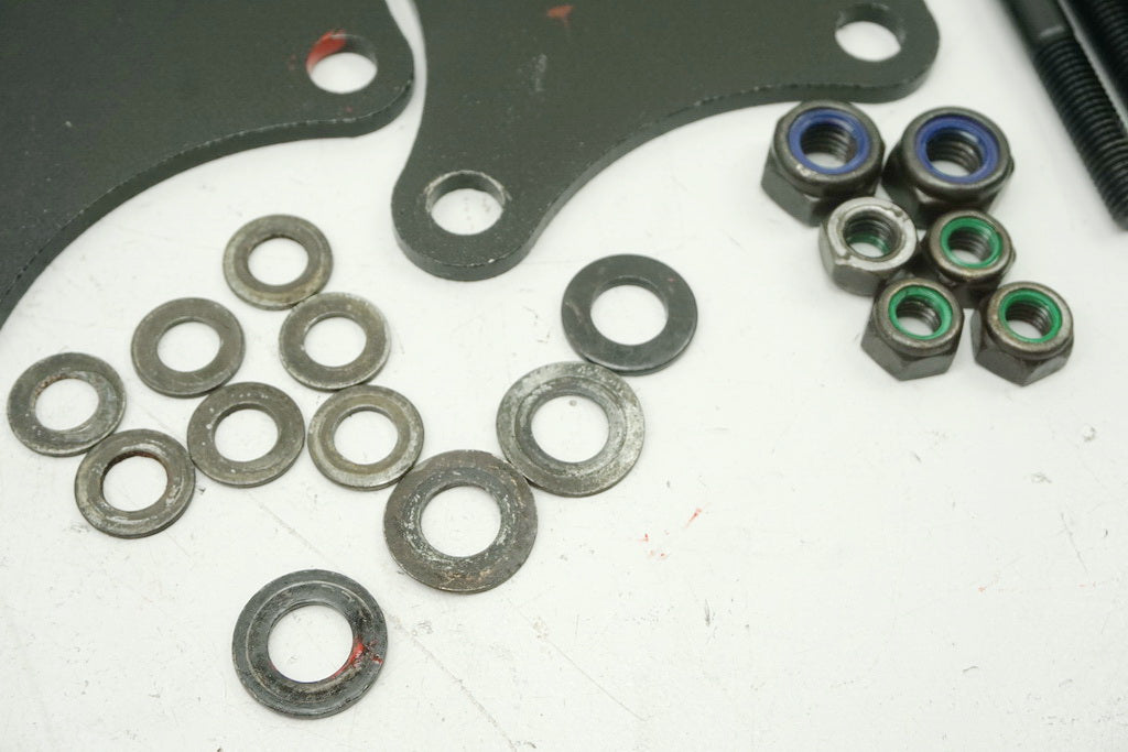 MZ / MUZ SX 125 SNZ1SX (SM) Engine Mount Axle Bolt Engine Mount Screw