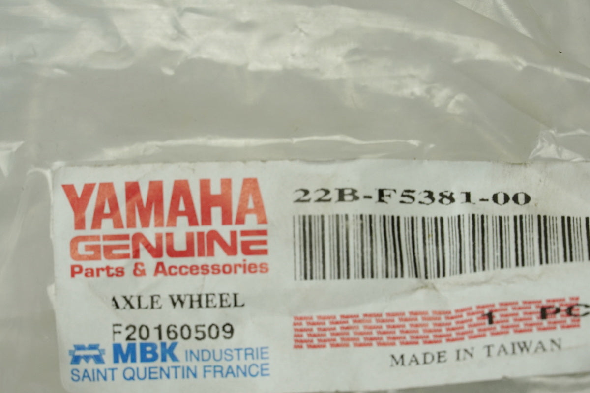 YAMAHA WR 125 X R - Steckachse hinten Achse Radachse (für Felge Hinterrad)
