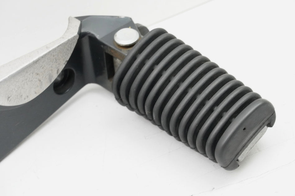 BMW R 850 R 259 estribera de pasajero derecha soporte estribera placa estribera