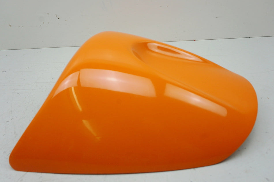 TRIUMPH TT 600 806AD  Soziusabdeckung Höcker Sitzkeil Abdeckung Sitzbank 2303660
