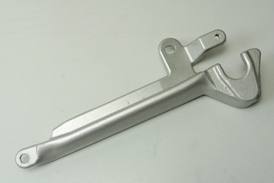 TRIUMPH SPRINT ST T695 955i Aufbockhilfe Griff Halterung Sitzbankschloß Träger