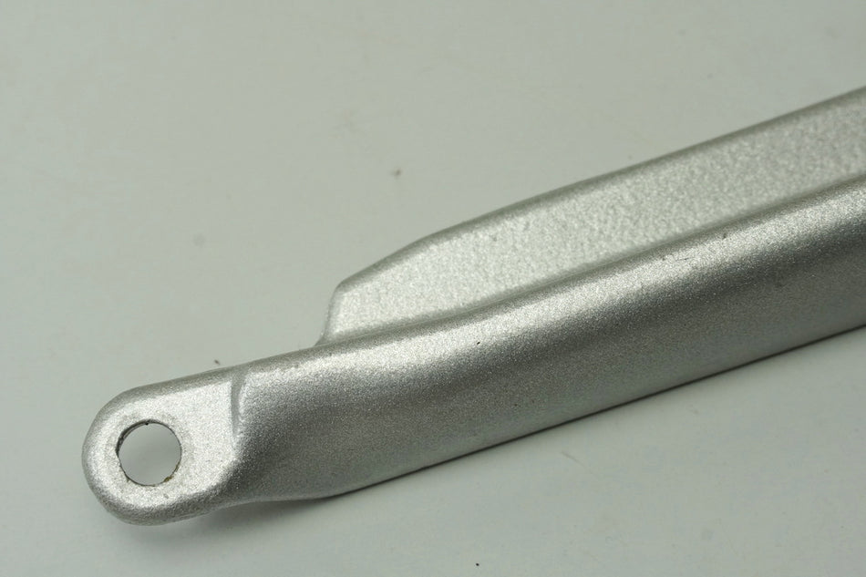 TRIUMPH SPRINT ST T695 955i Aufbockhilfe Griff Halterung Sitzbankschloß Träger