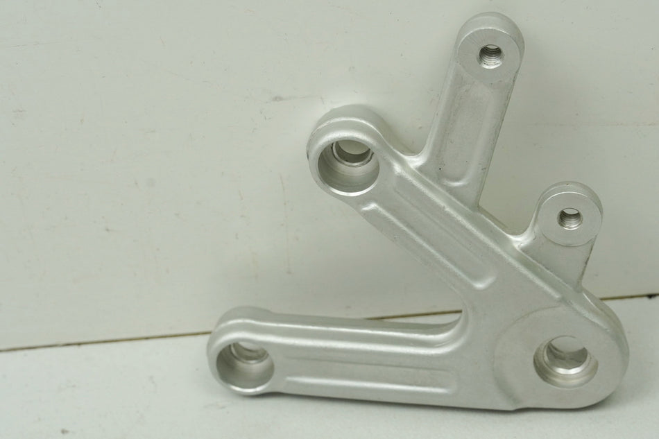 Soporte de estribera delantera izquierda para conductor TRIUMPH SPEED TRIPLE 885 i T509
